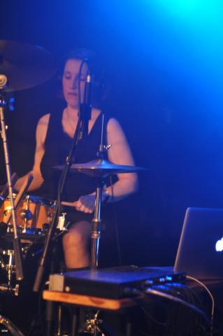 Drummerin - Andrea Müller Drummerin - Andrea Müller